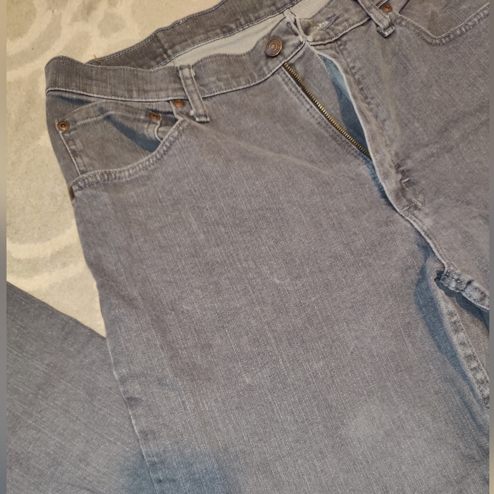 Wrangler Relaxed Fit Gray Jeans 34x32 - Picture 3 of 10